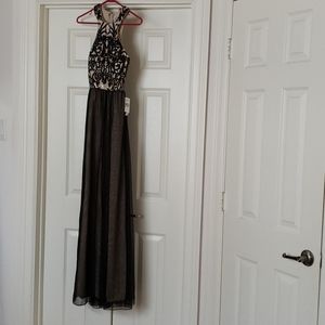 Xtraordinary haltler Long evening or prom dresse